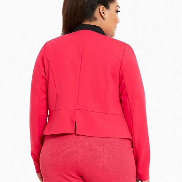 Torrid Pink Ponte Cutaway Blazer - Picture 3 of 6
